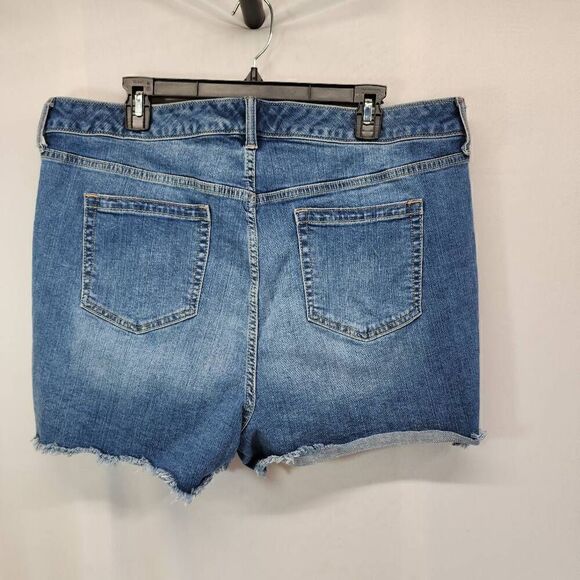 Torrid Size 20 Cut off Denim Jean Shorts M17 - Picture 2 of 8